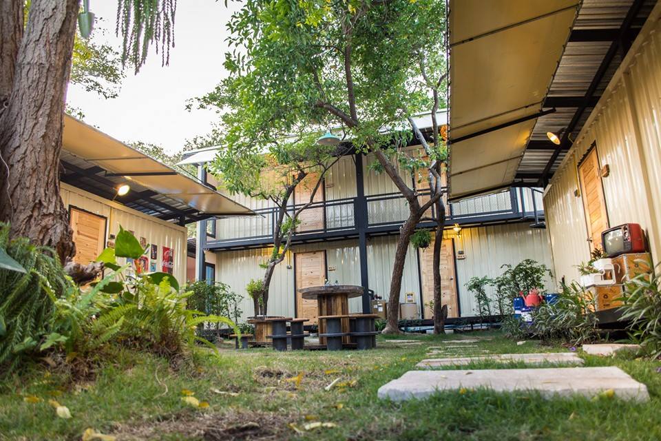 หลบร้อนไปนอนเล่น Sweet Box Bed & Breakfast ที่พักสไตล์คอนเทนเนอร์เปิด